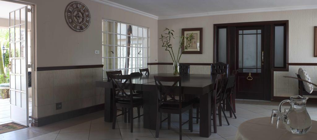 Summerview Guest Lodge Johannesburg Exterior foto